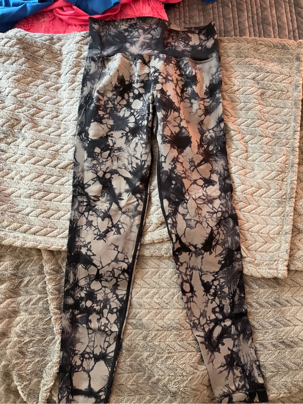 Women’s black tie dye leggings